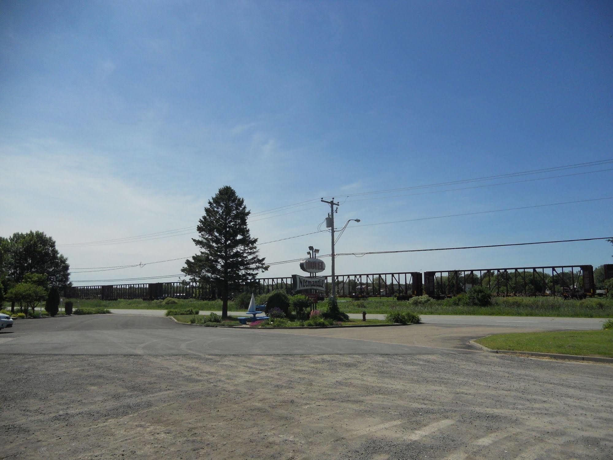 Motel Normandie Louiseville Εξωτερικό φωτογραφία