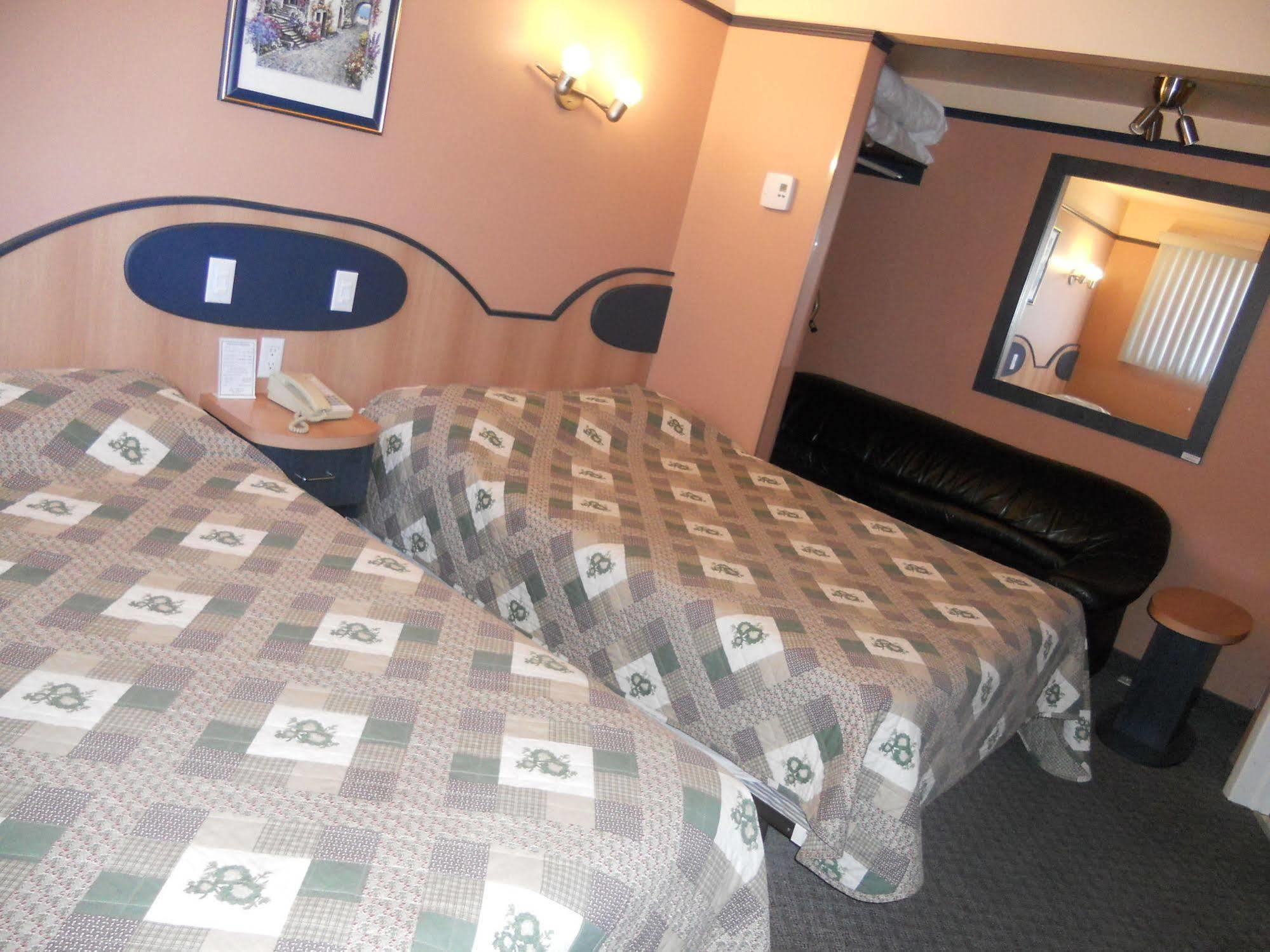 Motel Normandie Louiseville Εξωτερικό φωτογραφία