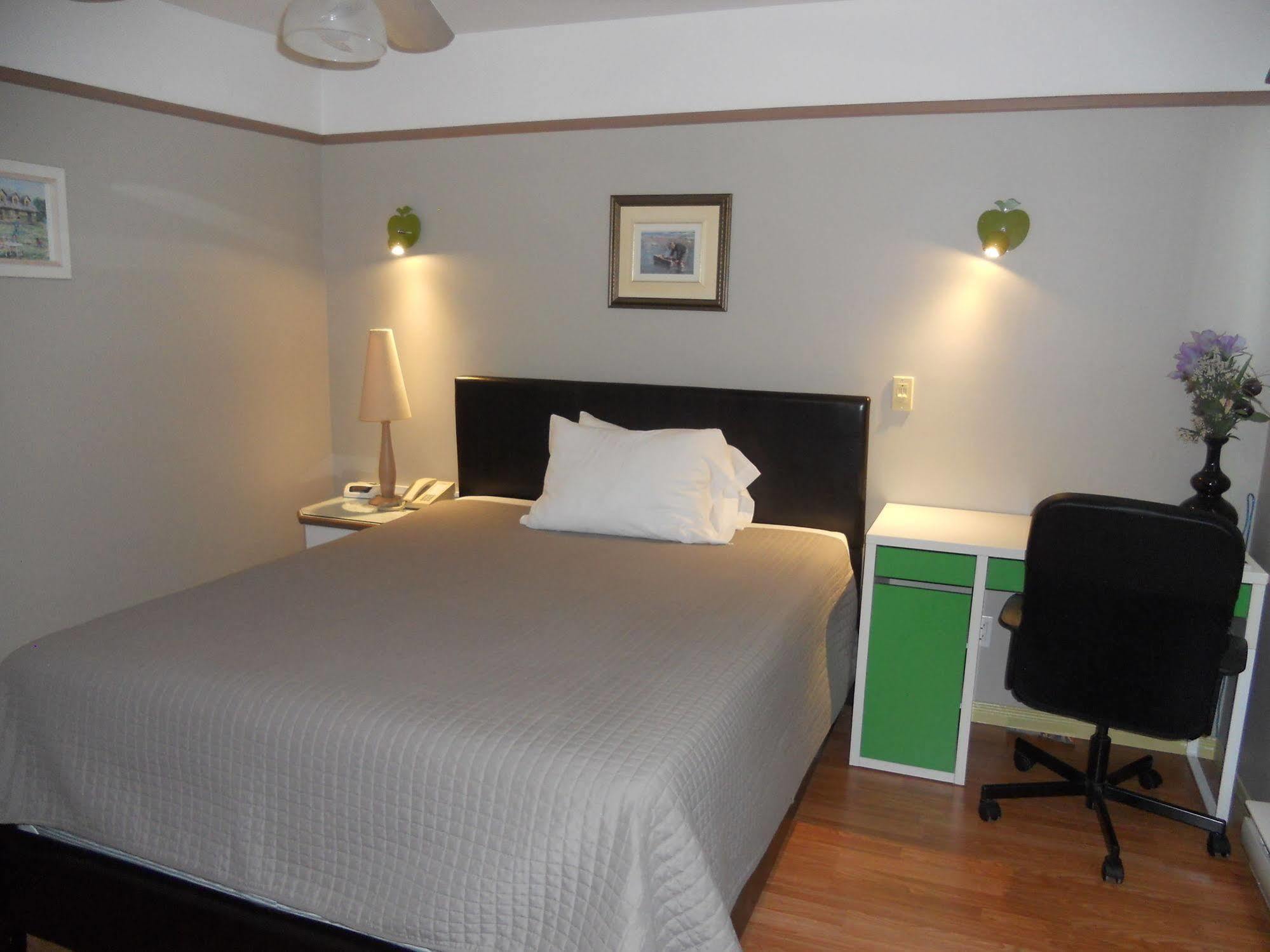 Motel Normandie Louiseville Εξωτερικό φωτογραφία