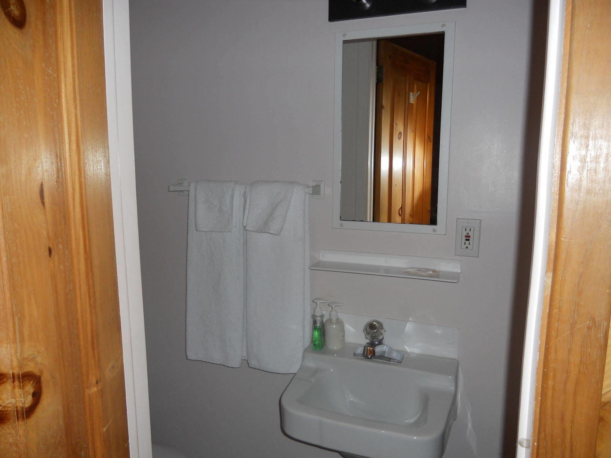 Motel Normandie Louiseville Εξωτερικό φωτογραφία