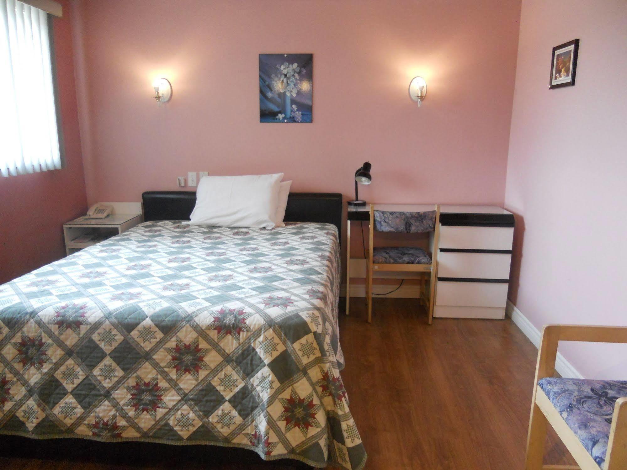 Motel Normandie Louiseville Εξωτερικό φωτογραφία