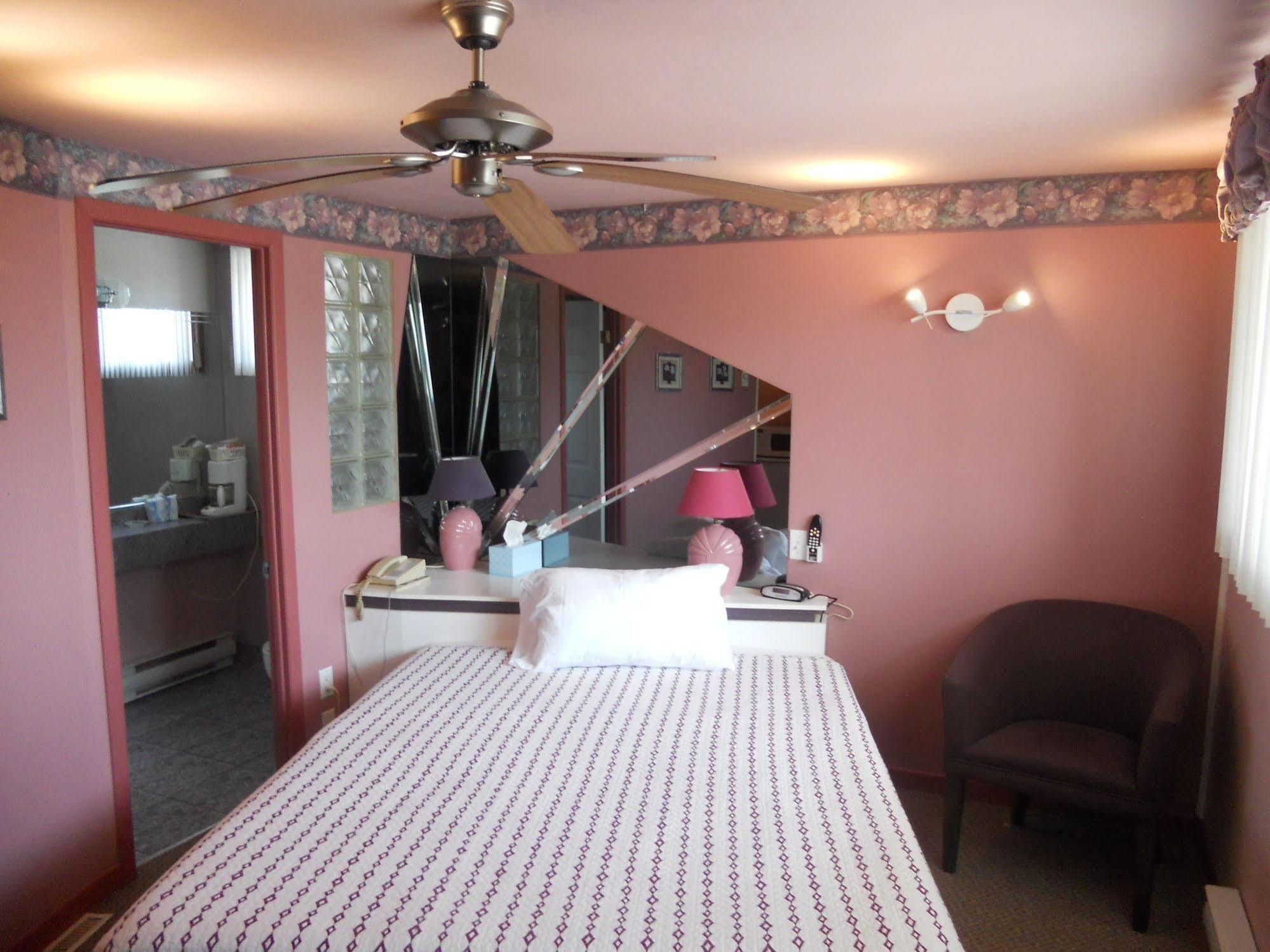 Motel Normandie Louiseville Εξωτερικό φωτογραφία