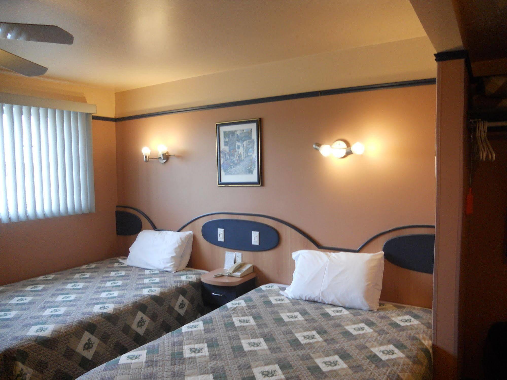 Motel Normandie Louiseville Εξωτερικό φωτογραφία